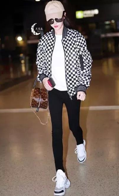 好看又便宜的运动鞋价格20元,好看又大牌的运动鞋