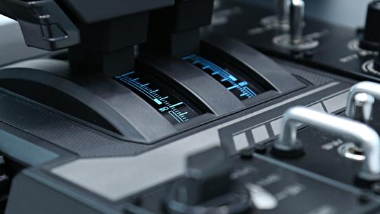 罗技x52评测视频,罗技x56飞行摇杆设置教程