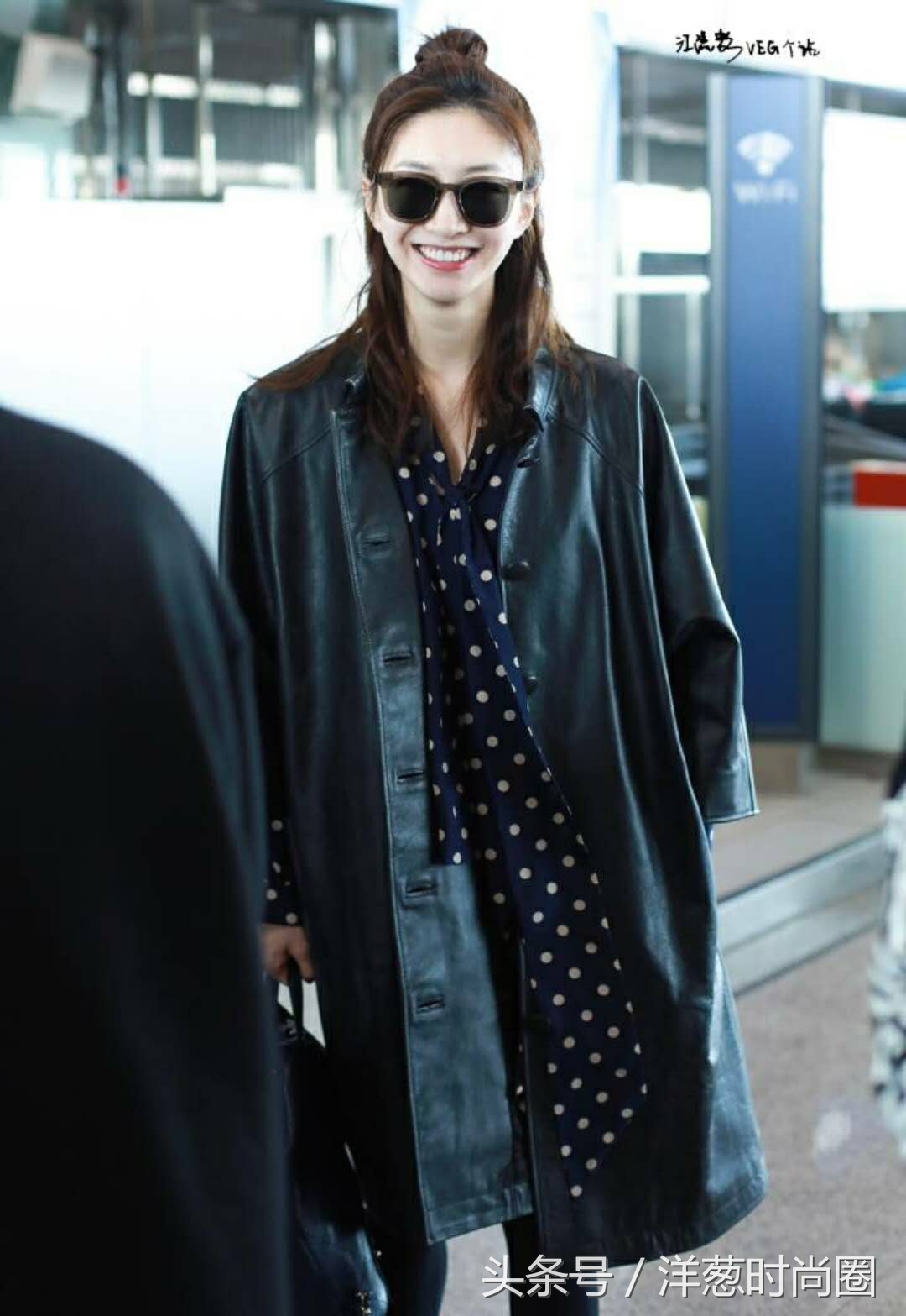 江疏影黑色皮衣搭配,江疏影穿黑色皮衣