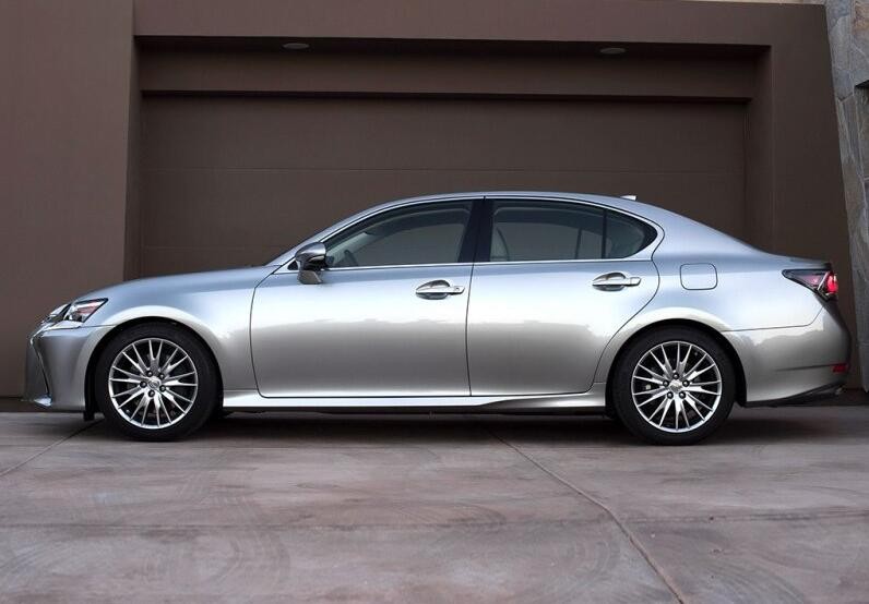 钢板门骗局后的雷克萨斯,越多的不是销量,而是销量惨淡的GS