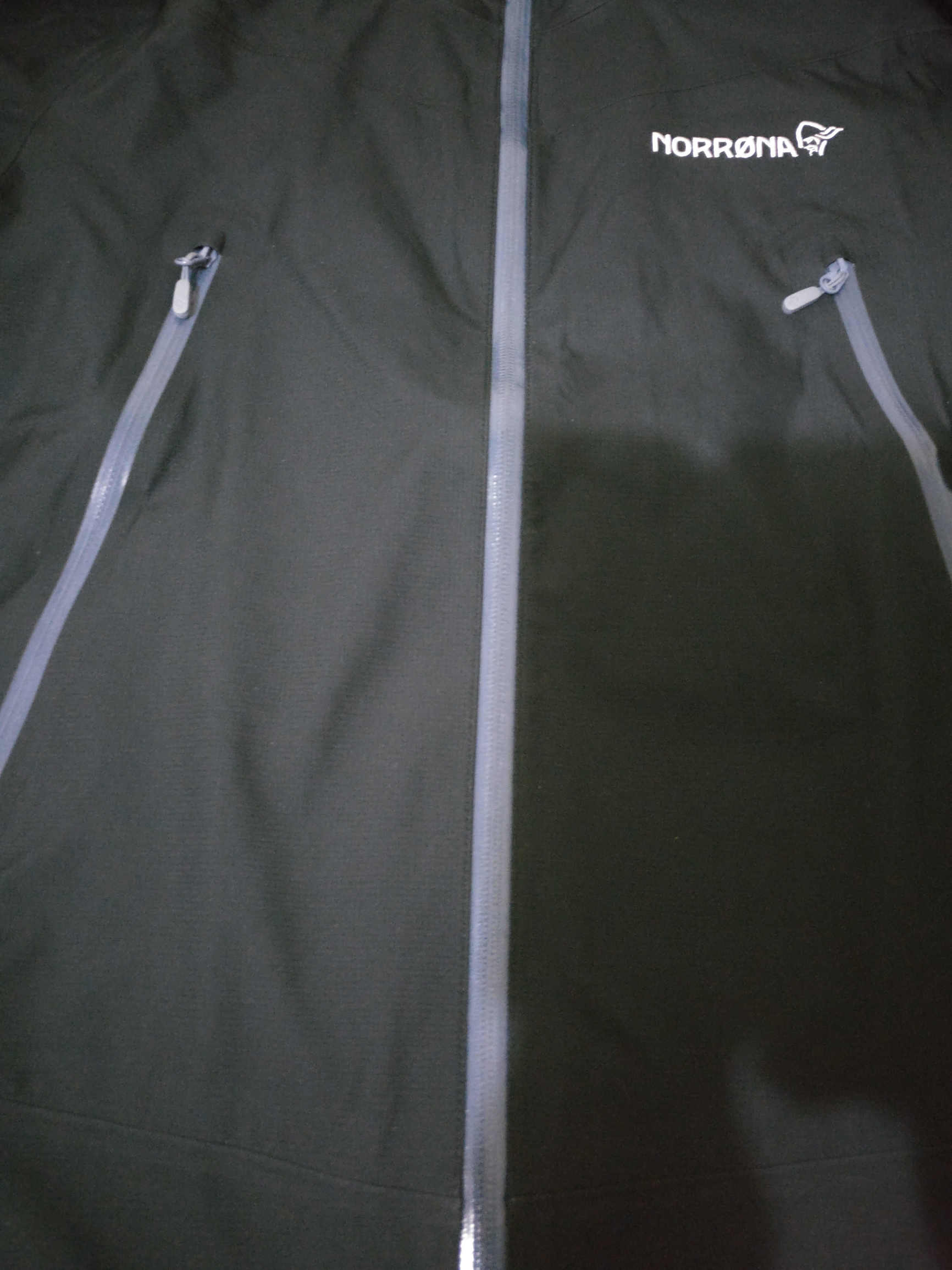 媲美始祖鸟向导的冲锋衣,目前最好的媲美始祖鸟冲锋衣