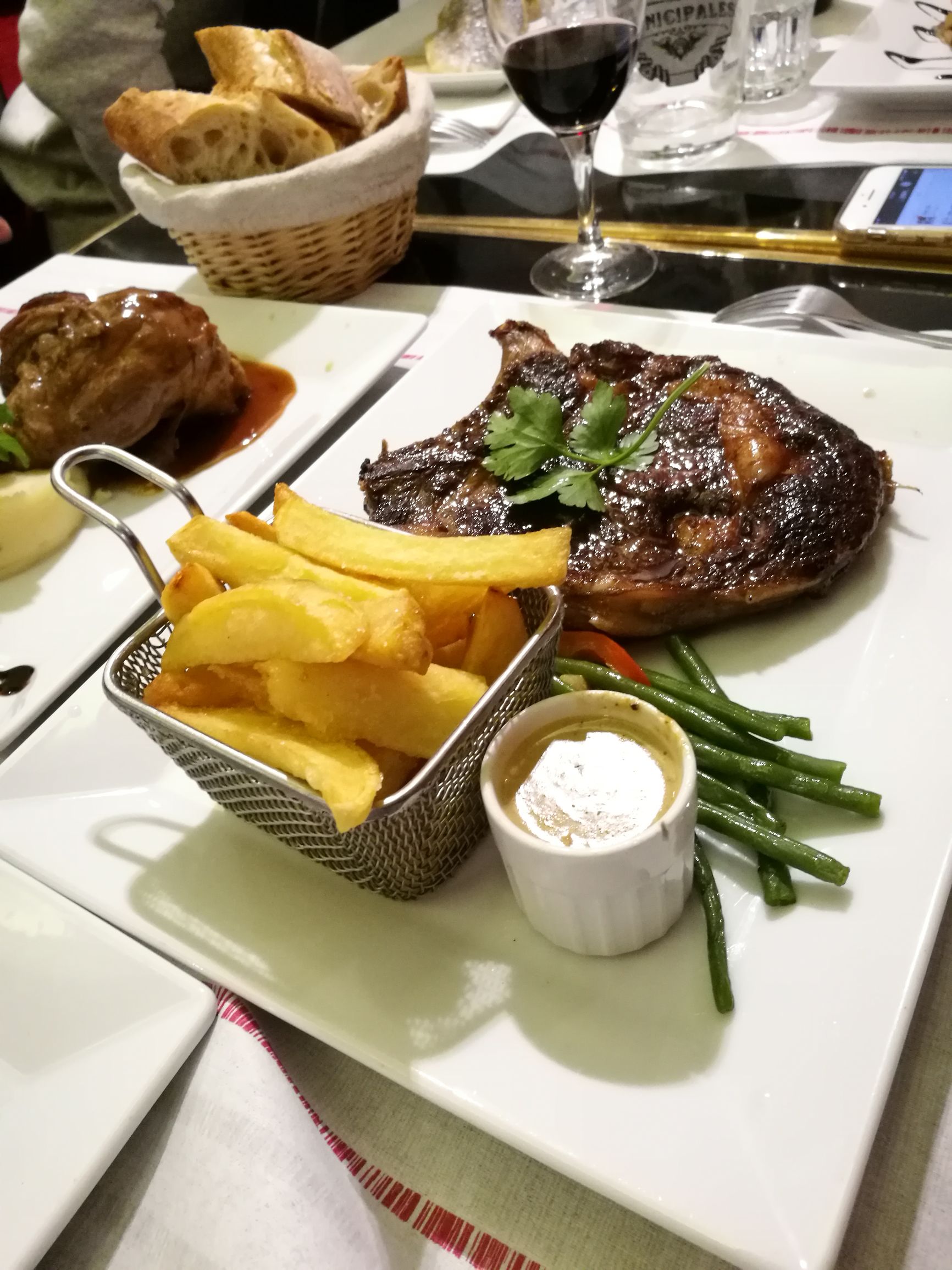 你花2万三亚飞东北，我花2万欧洲住10天！