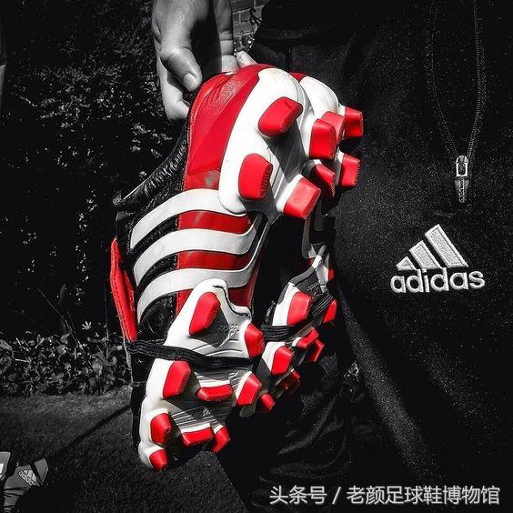 全是套路，塑料毛线组装在一起卖2000，解密足球鞋生产成本的秘密