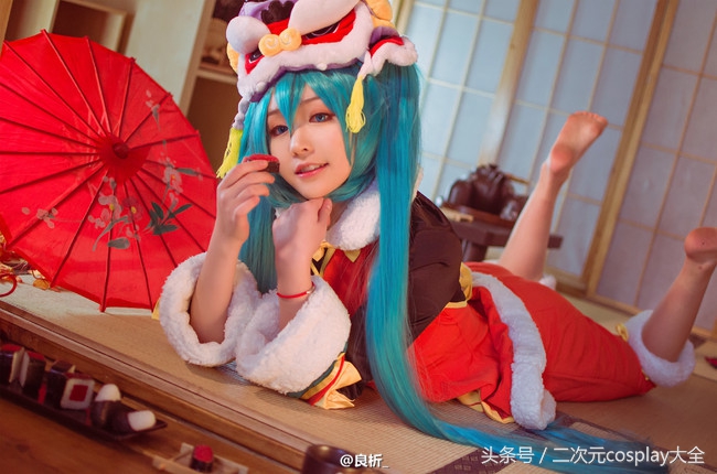 舞狮初音未来cos,初音未来cos原神校园表演