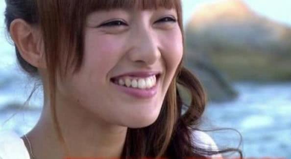 女星傻笑谁最萌?赵丽颖治愈陈乔恩少女,林依晨像袁湘琴附体!