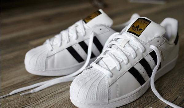 百搭运动鞋女品牌,适合女生穿的舒服运动鞋推荐