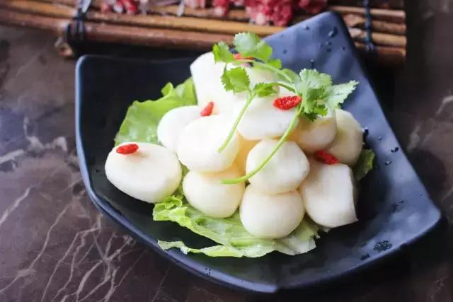 吃火锅还可以吃到自动飞起来！火爆北上广的升降机火锅登陆厦门！