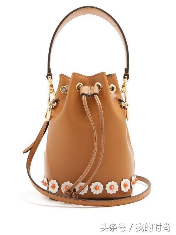 今季必备Fendi水桶袋实用又可爱，章子怡高俊熙中韩女星都爱