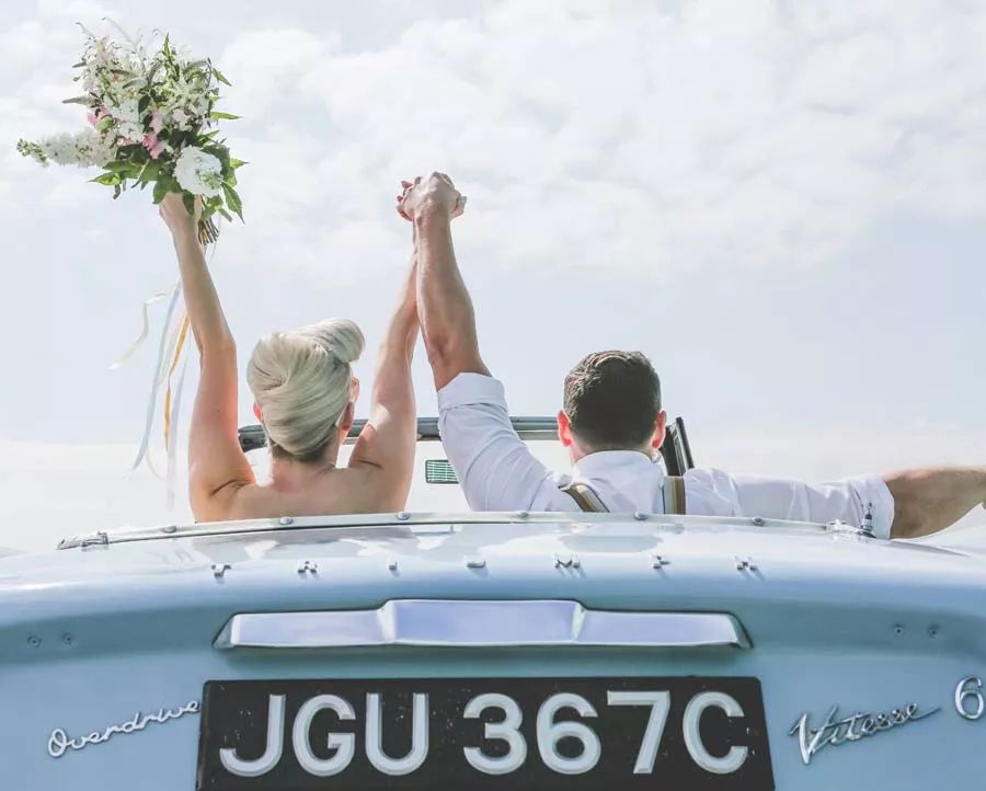 室外拍婚纱照pose的技巧,今年最流行的婚纱照姿势