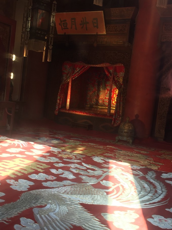 冬天去哪里旅游暖和特色美食,冬季游玩攻略美食推荐