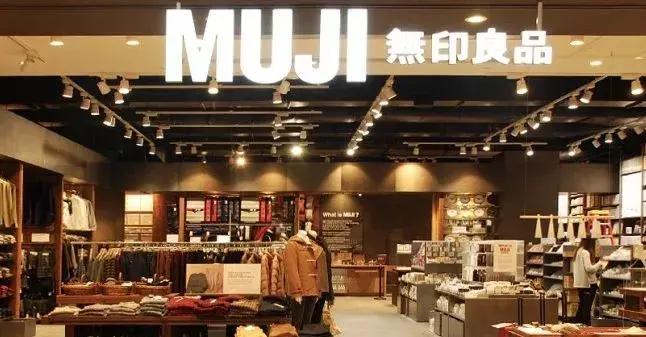 zara和hm等快时尚行业的新动向 (hmzara快时尚营销策略分析)