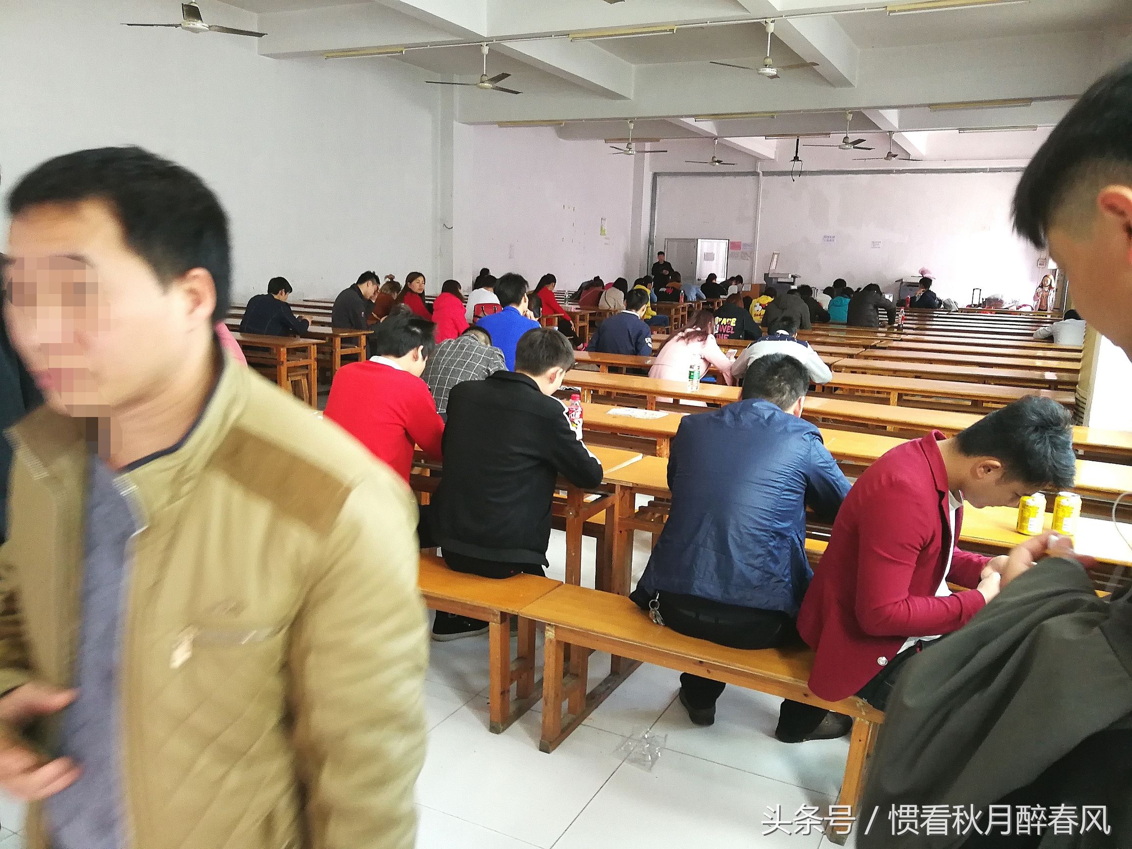 深圳市龙岗区宝龙比亚迪招工直播,宝龙比亚迪招聘排队