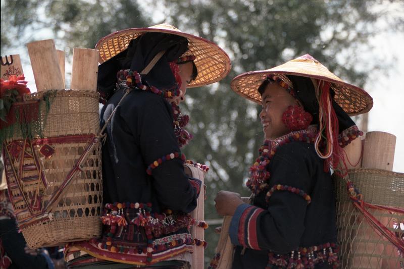 云南赶街场面描写,云南赶街赶集视频