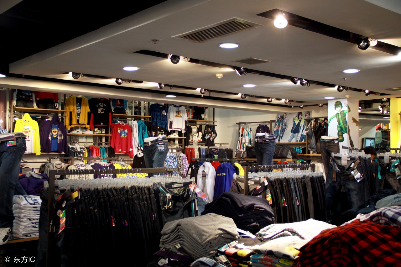 国产品牌衣服哪个能和优衣库比,优衣库对比以纯