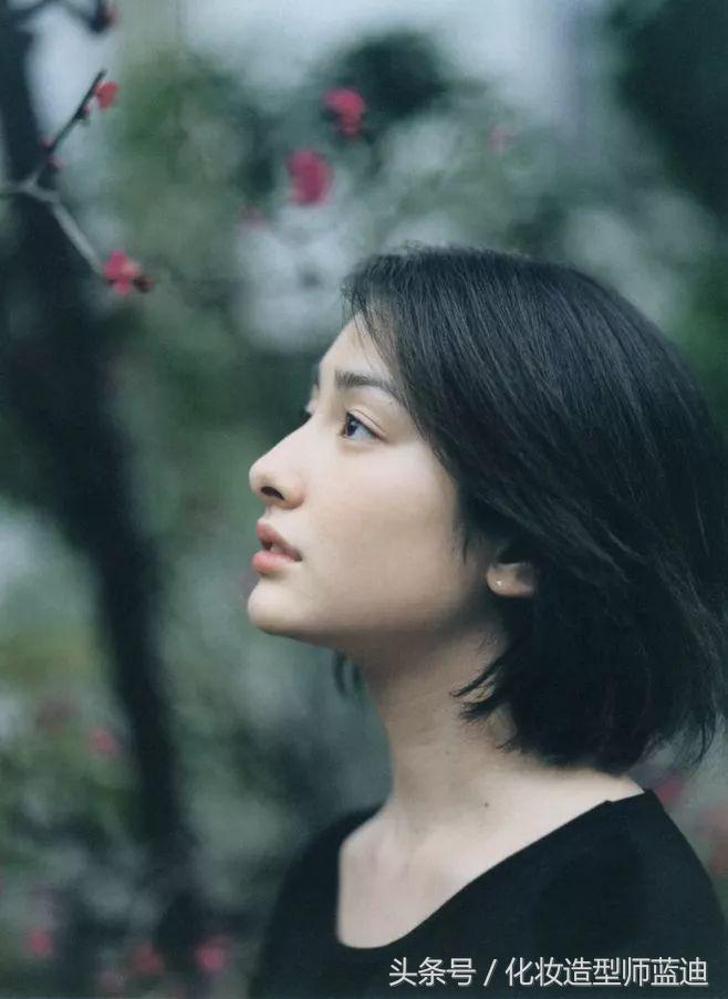 内扣美发造型短发,短发泡面头扎发发型