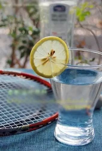 球场喝的饮料,球场饮啤酒