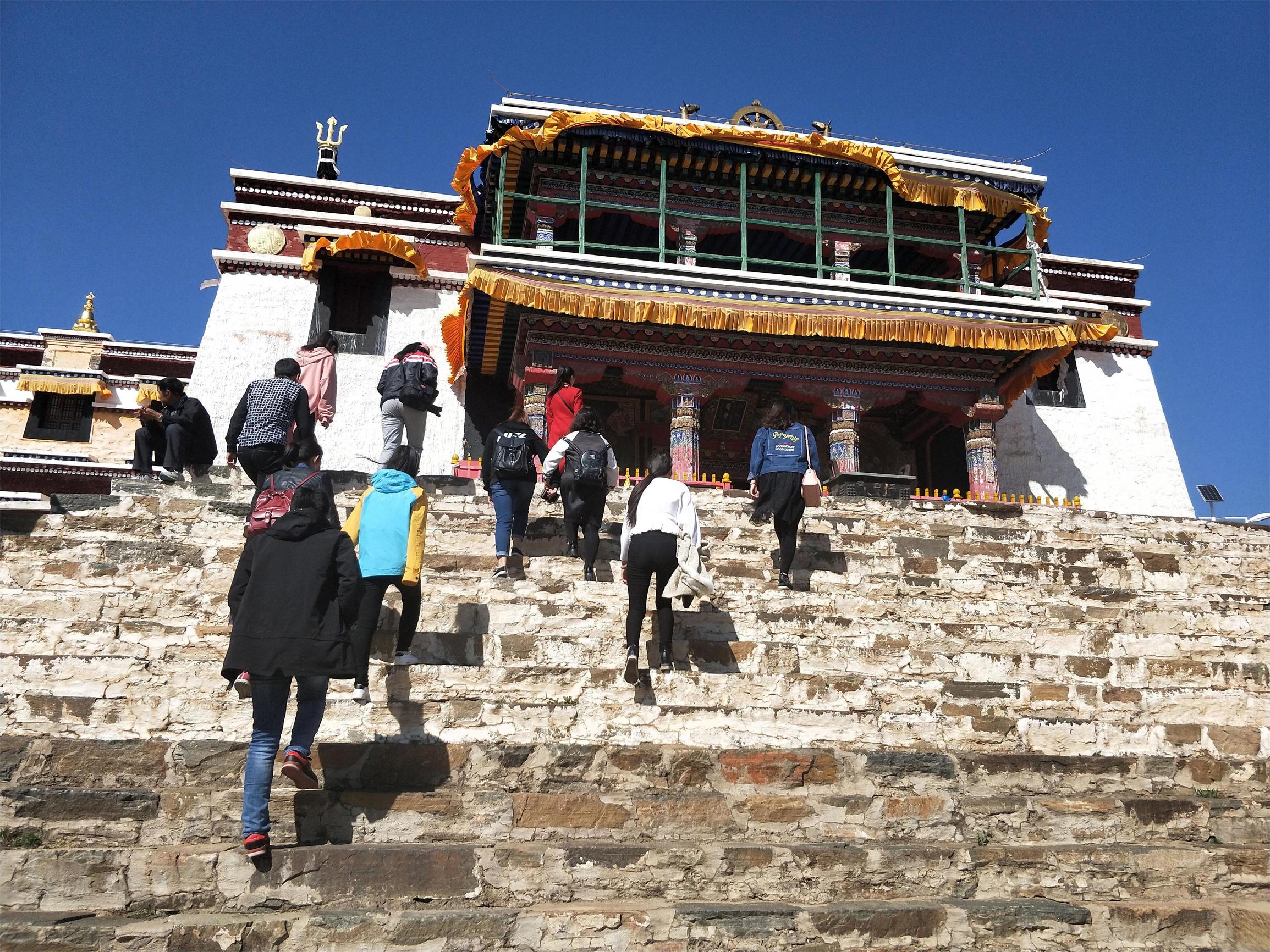 每年正月十五，内蒙古草原两千多座寺庙会同时跳这种神秘的祭祀舞