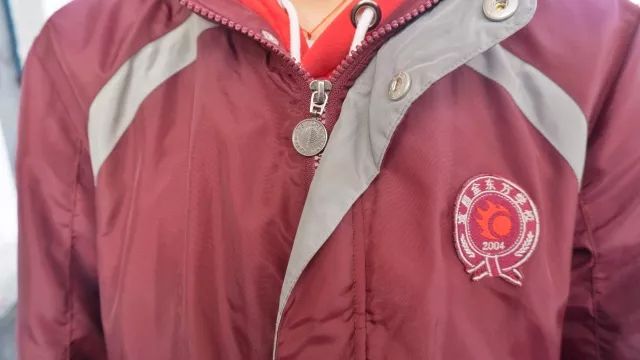 宜昌高中校服大全,宜昌哪个高中校服是红灰秋季校服