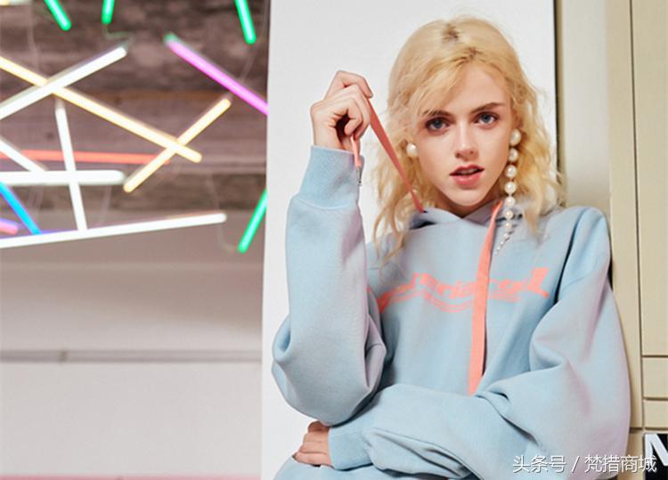 你知道卫衣带怎么系吗,卫衣的两条带子怎么弄才好看