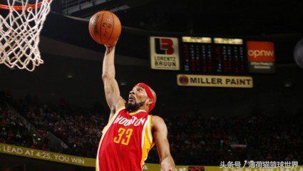 恩比德对阵篮网砍下26分,恩比德70分18篮板76人