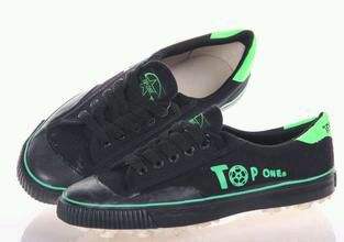 怎样选一双适合自己的足球鞋,一双适合自己的足球鞋怎么挑