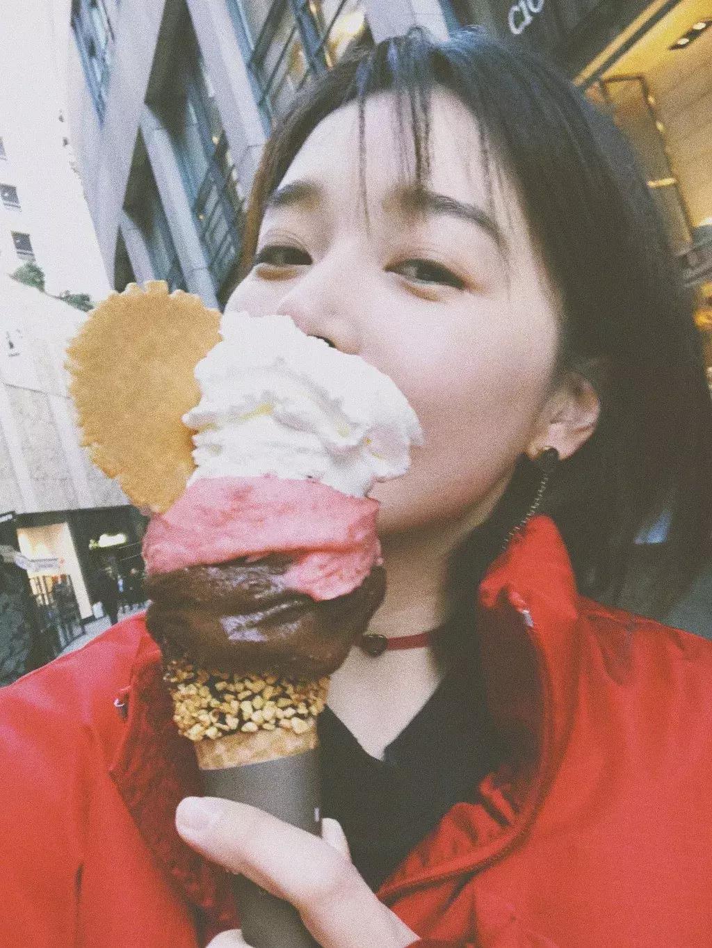 教你一招简单拍出漂亮的自拍照,如何拍出好看的自拍照