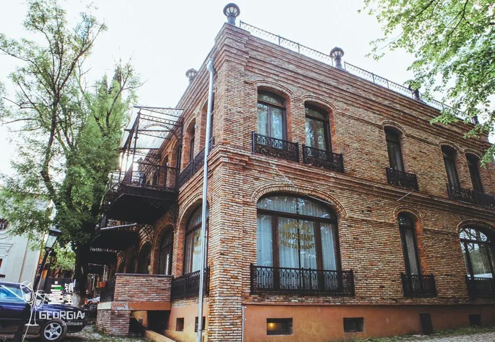 藏在山谷间的红酒小镇,藏在山谷的红酒小镇