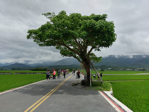 文本直送科技新闻:宏达电旗舰智慧型手机「HTC10」崭新体验,十分完美!