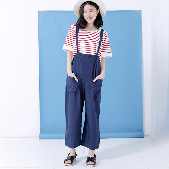 童真背带裤释放夏日活力