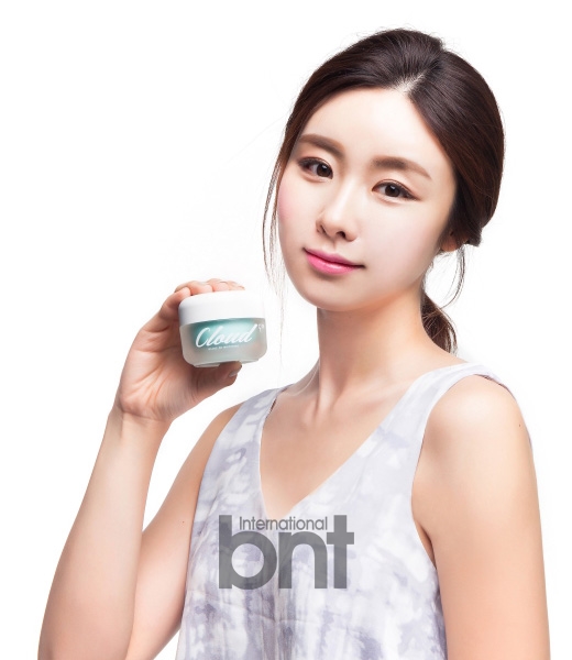 九朵云防皱美白淡斑霜,九朵云祛斑美白保湿精华