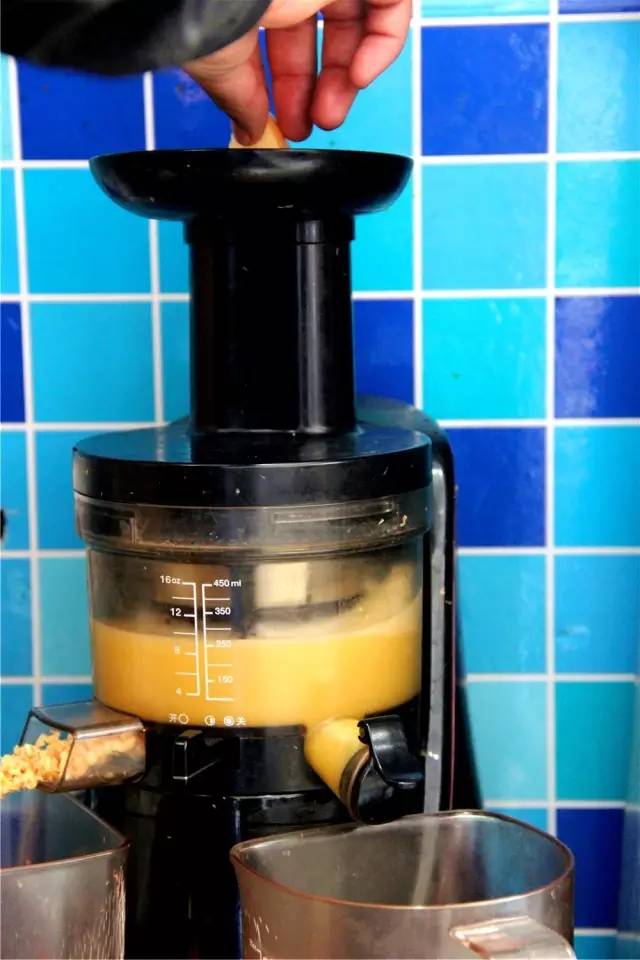 黄晓明来南京开店了？非常火爆还要任性的下午才营业！