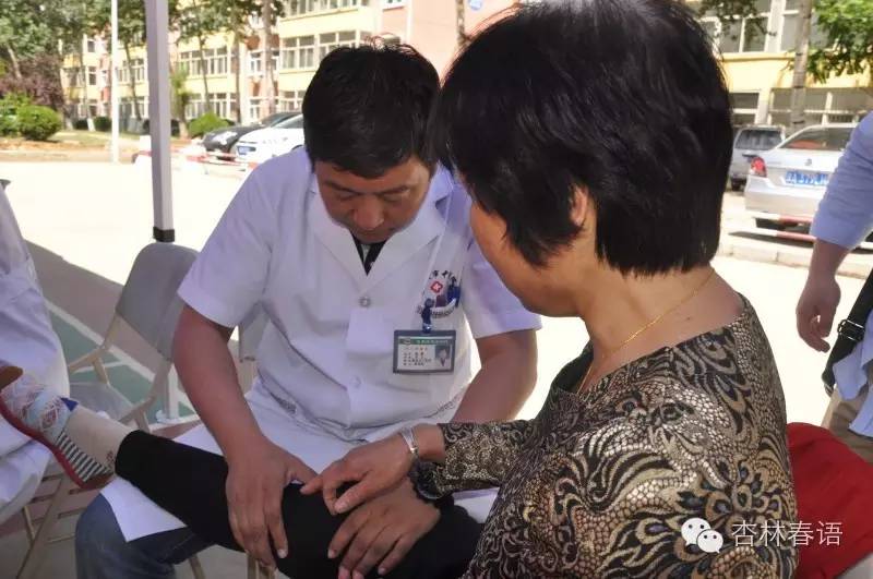 浓浓拥军情义诊进军营,军民鱼水情义诊进军营