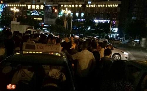 出租车与网约车冲突达州,达州滴滴司机最新事件