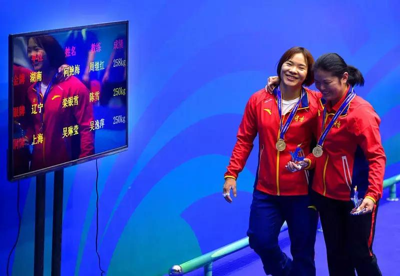 婀栧崡鏄ュぉ璧翠竴鍦鸿姳娴风殑绾︿細,涓囩墿澶嶈嫃缇庝附鑺辨湹