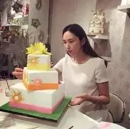 “追我的男生,家里*迁拆**了2000万……”