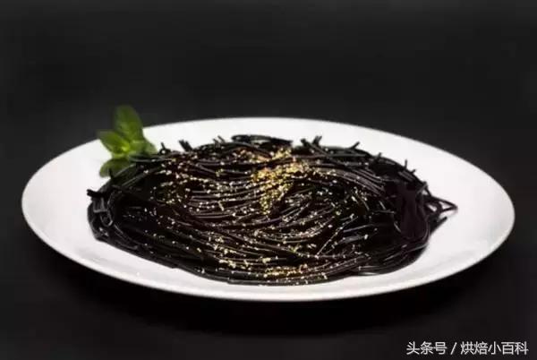 黄金蛋糕的特点是什么,现在蛋糕还用金箔吗