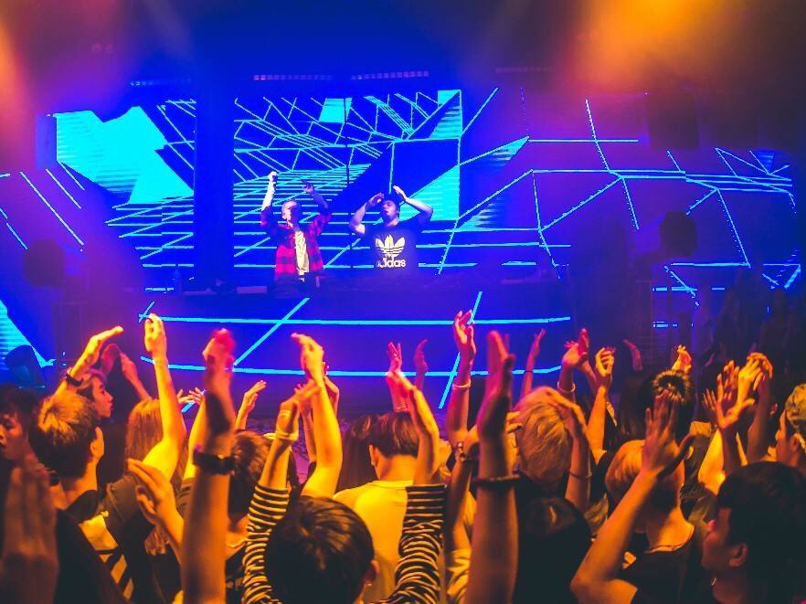 女朋友喜欢去夜店玩怎么办,女友喜欢去夜店怎么办