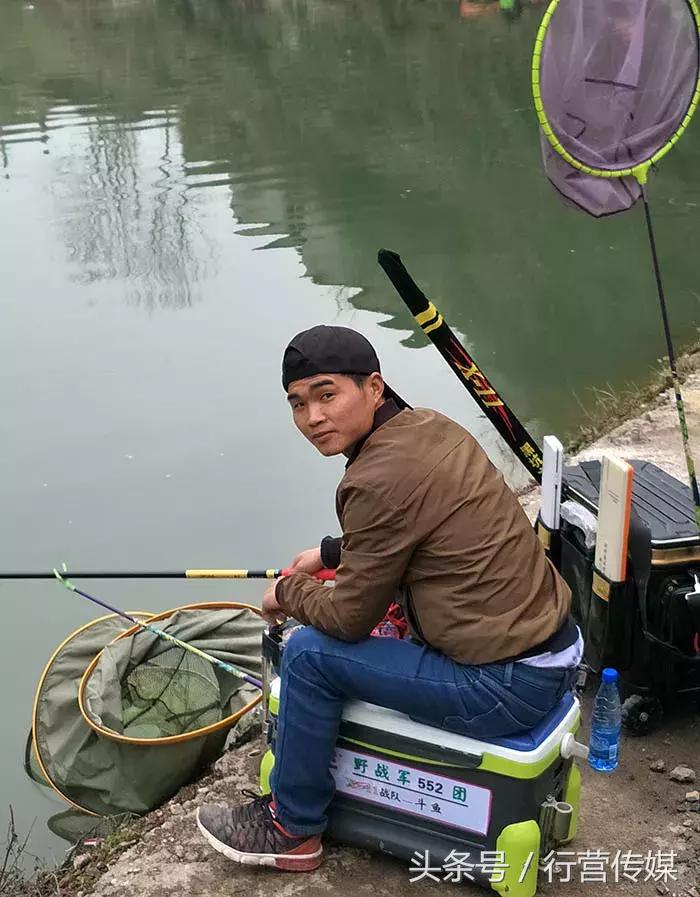 创意的发型,创新的钓鱼比赛,X11战队掐鱼赢得满“塘”彩!