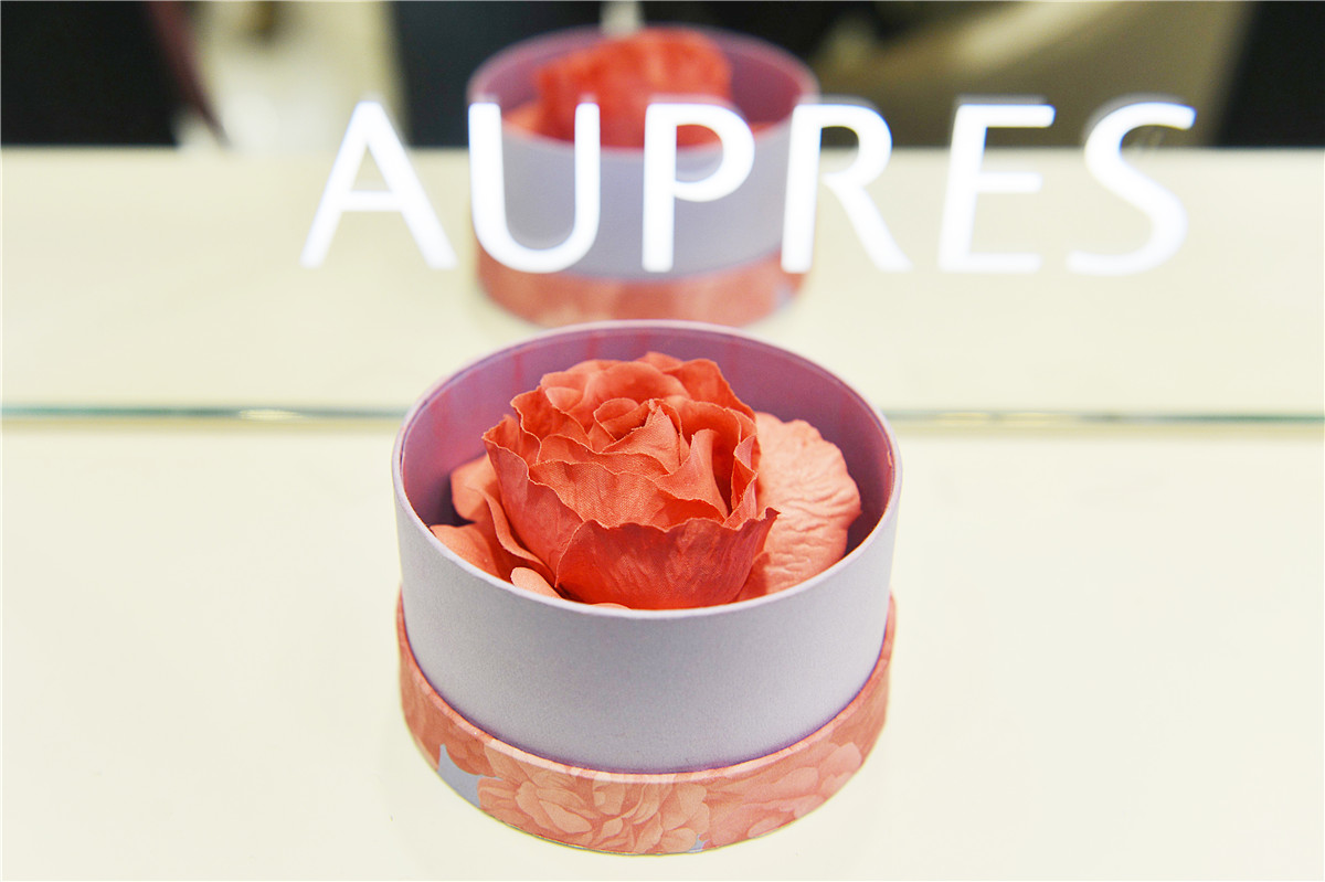 重庆解放碑街拍摄影馆,解放碑每天美女街拍时间