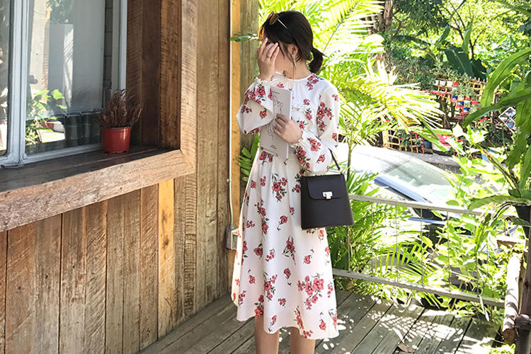 清新荷叶边，连衣裙也诗情画意