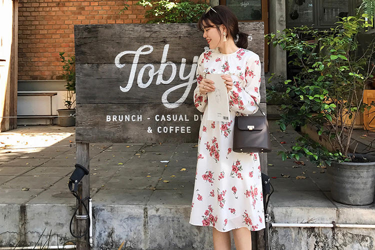 清新荷叶边，连衣裙也诗情画意