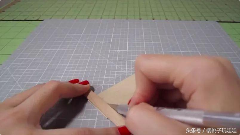 娃娃家床头柜diy自制,手工制作床给芭比娃娃的