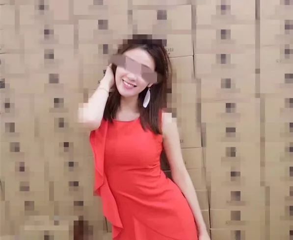 寰晢鍙g孩鐖嗘,涓嵂鎴愬垎鐨勬姢鑲ゅ搧寰晢