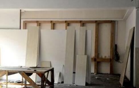 装修公司前期需要给工人准备什么,装修工人靠谱