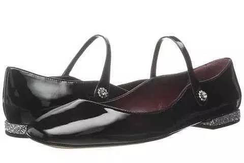 高收视率佳作《99.9》衣服背包手表公仔等等穿搭合集