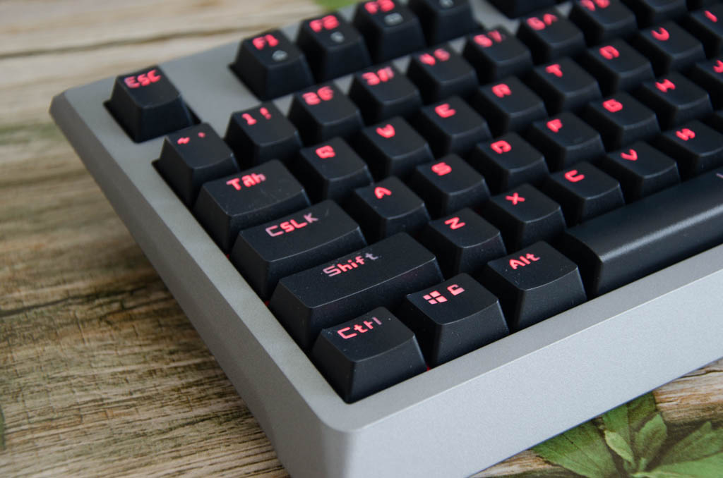 矮轴机械键盘和高轴机械键盘,机械键盘可能会毁掉你的手