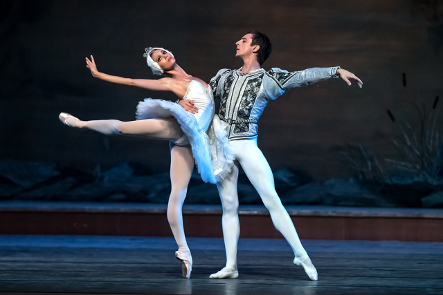 感动中国90后老师,感动中国徐阿姨完整视频