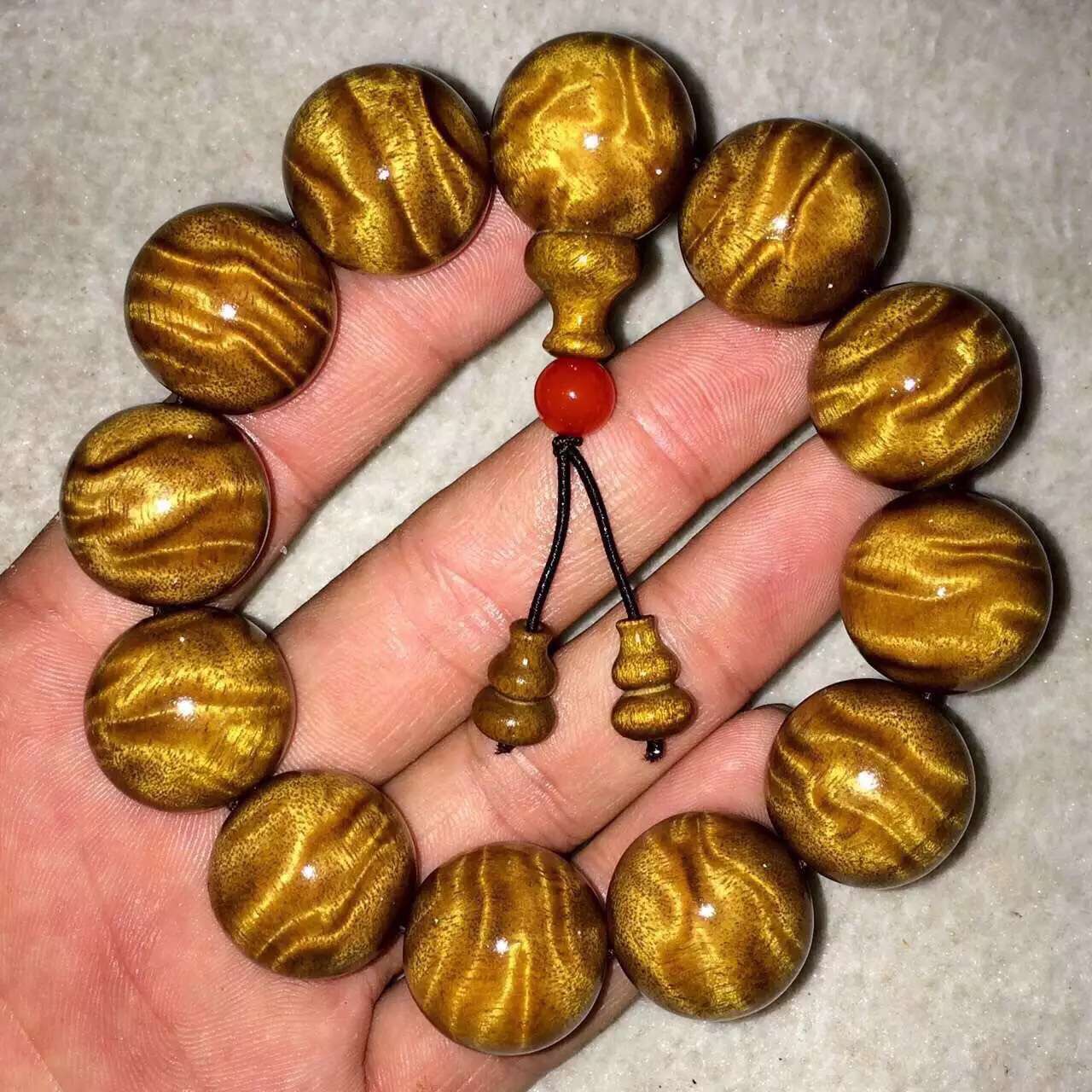 金丝楠木手串什么纹路好,金丝楠木手串有哪些纹路