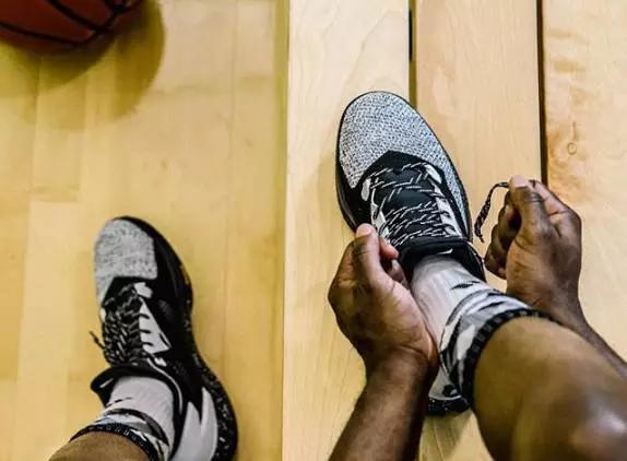 背后运球教学新手小学生,实战背后运球过人教学