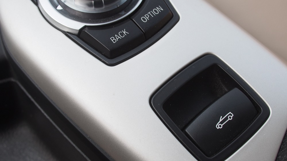 宝马218敞篷三缸发动机怎么样,宝马218i试驾体验